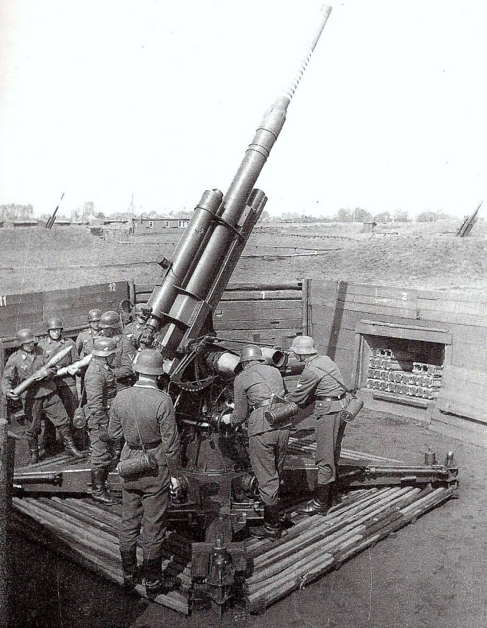 Batterie_de_88_mm_FLAK
